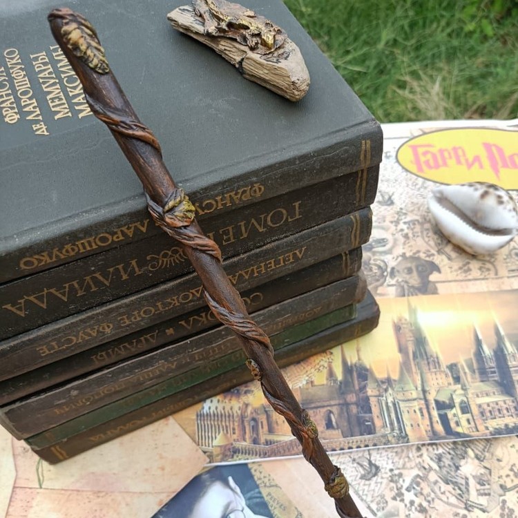 魔法を扱うのに必要な杖