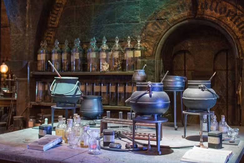 魔法薬を作るための大鍋